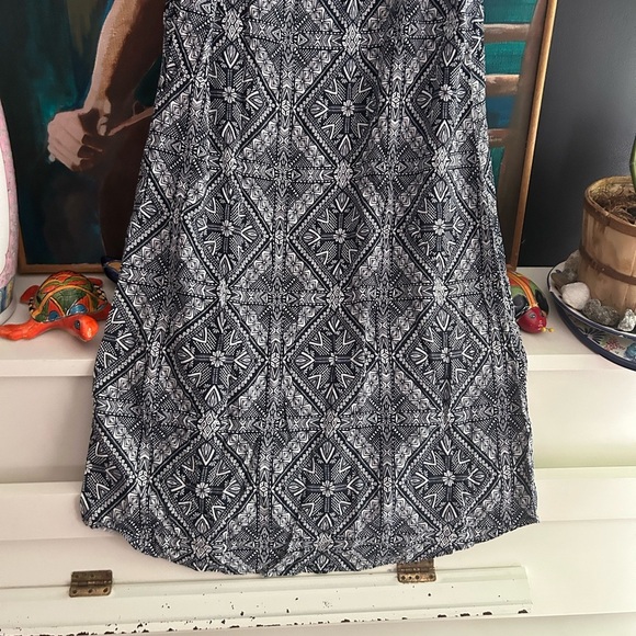 Denver Hayes Boue and White Geometric Backless Dress Small - Picture 7 of 13